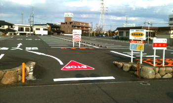 一宮市　従業員駐車場塗装整備